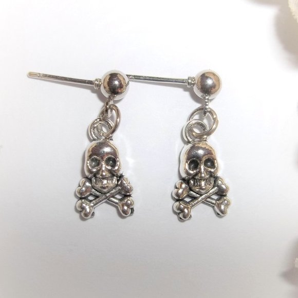 Earrings, Unisex Earrings, Skull Earring, Halloween Earrings, Skull Earring 8026 - Picture 1 of 8